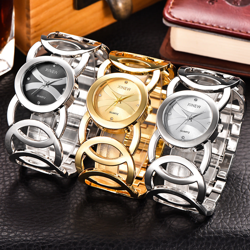 Fashionable Women's Quartz Watch with Stainless Steel Bracelet